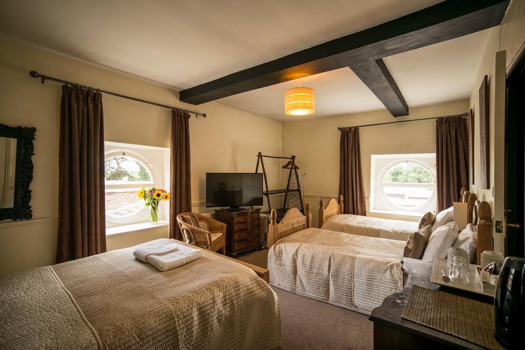 The Coach House Bed & Breakfast Winterbourne Exterior photo