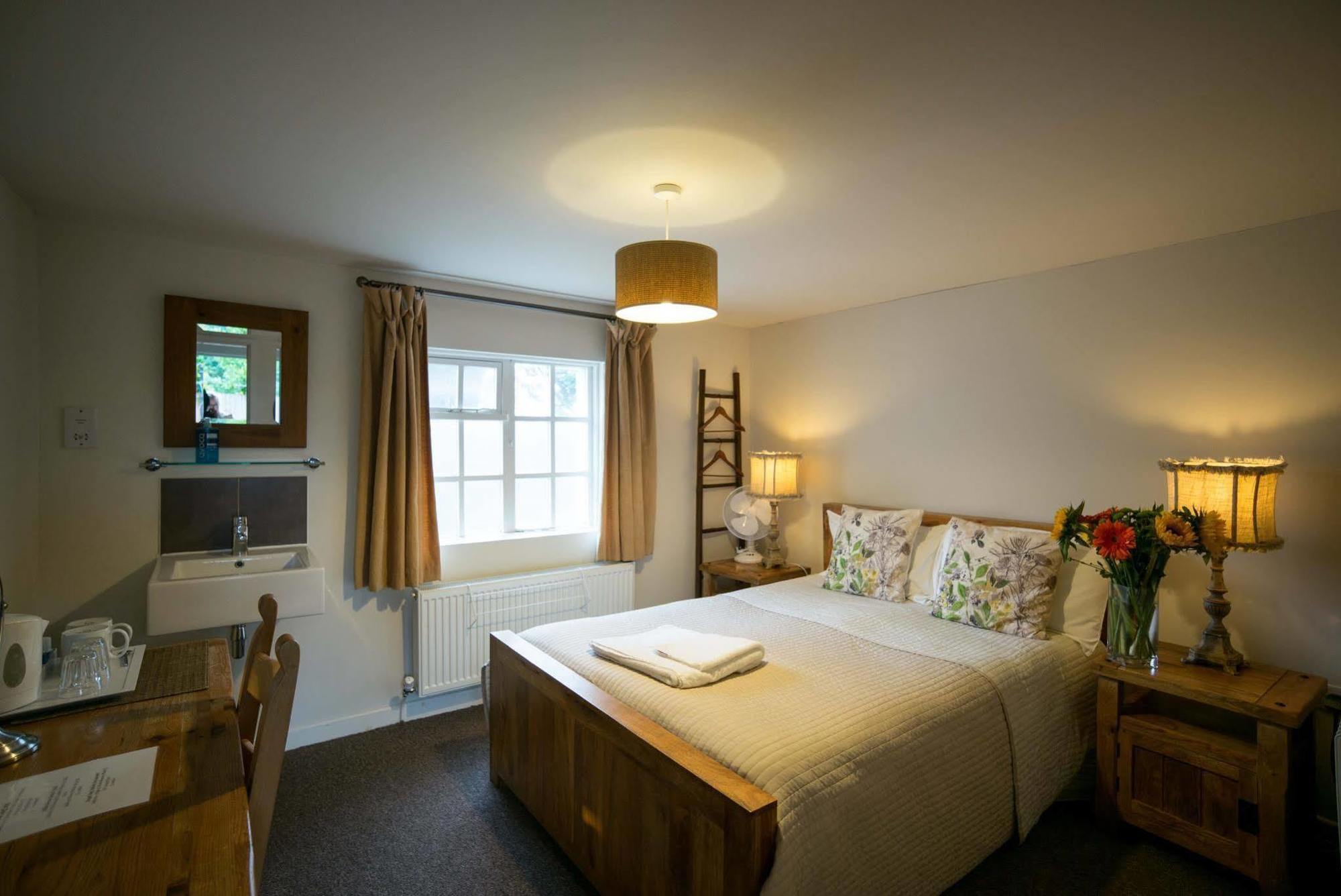 The Coach House Bed & Breakfast Winterbourne Exterior photo